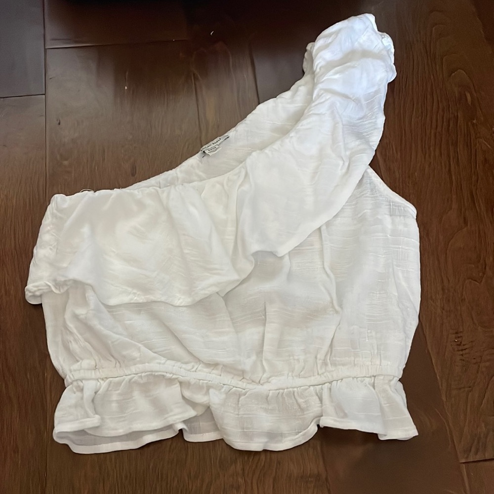 One Shoulder Flowy Crop